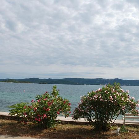 5 Meters From The Sea With Private Beach - 70M2 Colibri Sunset Apartments Sveti Petar  Esterno foto